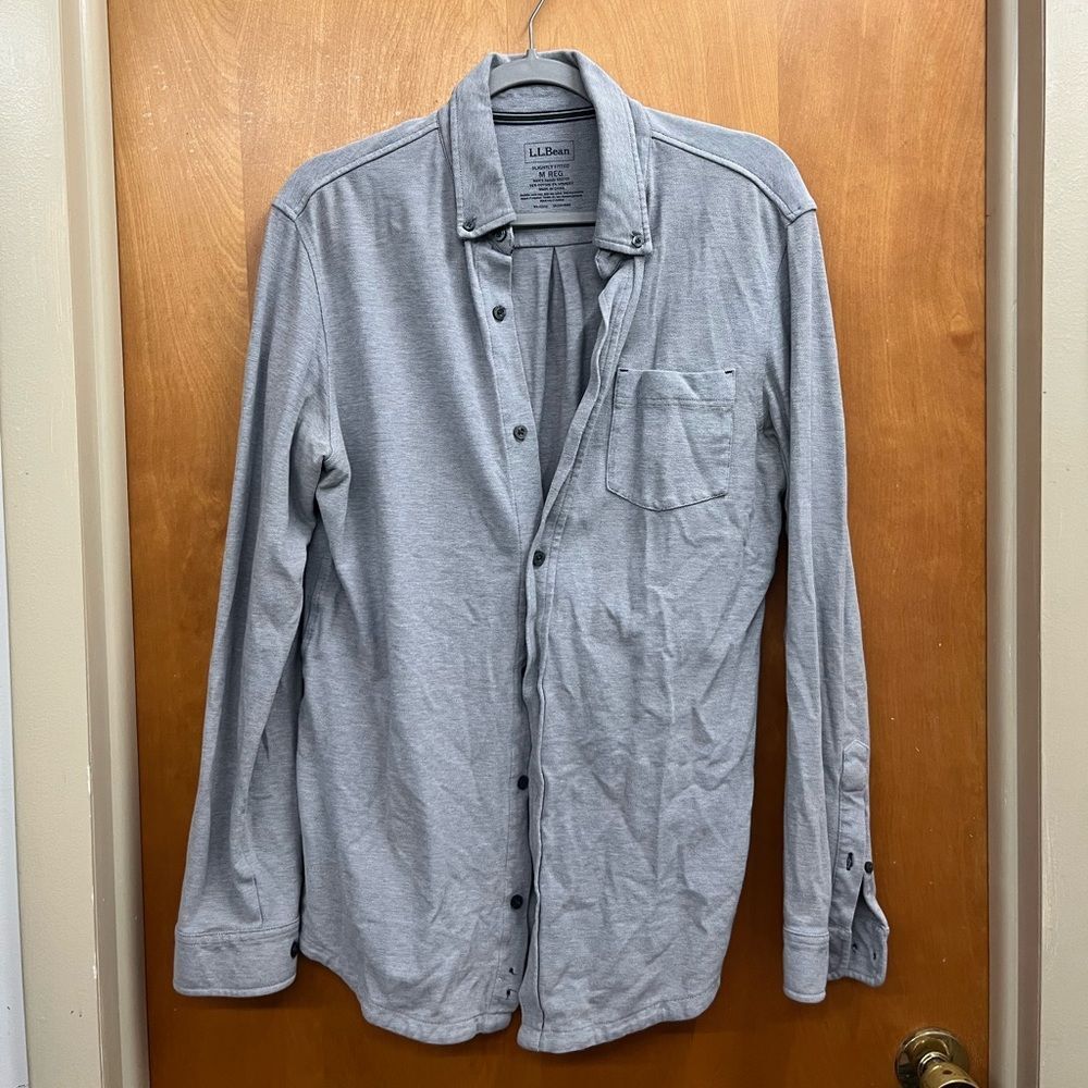 L.L. Bean Light Gray slightly fitted button down Men's Shirt